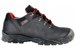 JUMARING UK S3 WR SRC VÉDŐCIPŐ
COF22330-000.W39 JUMARING UK S3 WR SRC VÉDŐCIPŐ
COF22330-000.W39
FEKETE NUBUK FÉLCIPŐ/COFRATEX/APT TALPLEMEZ
MODELLCSALÁD JELLEMZŐI:
COFRA-TEX: A COFRA saját fejlesztésű membránja. A COFRA-TEX membrános, többrétegű felépítésének köszönhetően maximális védelmet nyújt a környezet viszontagságai ellen, mindvégig tökéletes szellőzőkészséget és kényelmet biztosítva. A COFRA-TEX pórusmérete akkora, hogy a pára, izzadság részecskéit átengedi magán, míg a vízcseppekéit nem.
FELSŐ: Vízlepergető nubuk, Cordura
BELSŐ :COFRATEX membrán
VÉDŐKAPLI: Acél lábujjvédő
TALPLEMEZ: APT talplemez
TALPBETÉT:Kényelmes EVANIT anatómiailag formázott talpbetét
PLUSZ: Kopásálló PU orrborítás
EN ISO 20345:2011
TIPUSTANÚSÍTVÁNY: LETÖLTÉS
EK MEGFELELŐSÉGI NYILATKOZAT: LETÖLTÉS