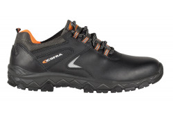 BENCH S3 SRC VÉDŐCIPŐ
COFTN030-000.W38 BENCH S3 SRC VÉDŐCIPŐ
COFTN030-000.W38
MODELLCSALÁD JELLEMZŐI:Könnyű, kompozit védőkaplival készülő lábbelik sport- és túra fazonban.
VÉDŐKAPLI: kompozit (üvegszálas)
ÁTSZÚRÁS ELLENI VÉDELEM: Fémmentes, hajlékony és könnyű APT
TALP: Kétrétegű poliuretán talp. Csúszásmentes kialakítás (SRC), energiaelnyelő sarokrész (E), antisztatikus tulajdonságok (A), szénhidrogénekkel (pl. olajjal) szembeni ellenállás.
FELSŐRÉSZ: Vízlepergető bőr
KÉNYELMI TALPBETÉT: EVANIT anatómiai kialakítású, lyukacsos, antisztatikus, kivehető talpbetét. Stabil járást és kényelmet garantál az eltérő vastagságú szerkezetnek köszönhetően (12/8/3,8mm)
BELSŐ BÉLÉS: TRAI-TEX 3D kialakítású kopásálló, antibakteriális szövet belső bélés, mely szárazon tarja a lábat
SZÉLESSÉG: 10,5 Mondopoint (38-39 méret) - 11 Mondopoint (40-48 méret)
TELJESEN FÉMMENTES MODELL
TÍPUSTANÚSÍTVÁNY: LETÖLTÉS
EK_MEGFELELŐSÉGI NYILATKOZAT: LETÖLTÉS